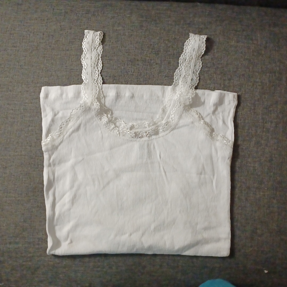 White ribbed tank with lace trim (new w/o tags)
